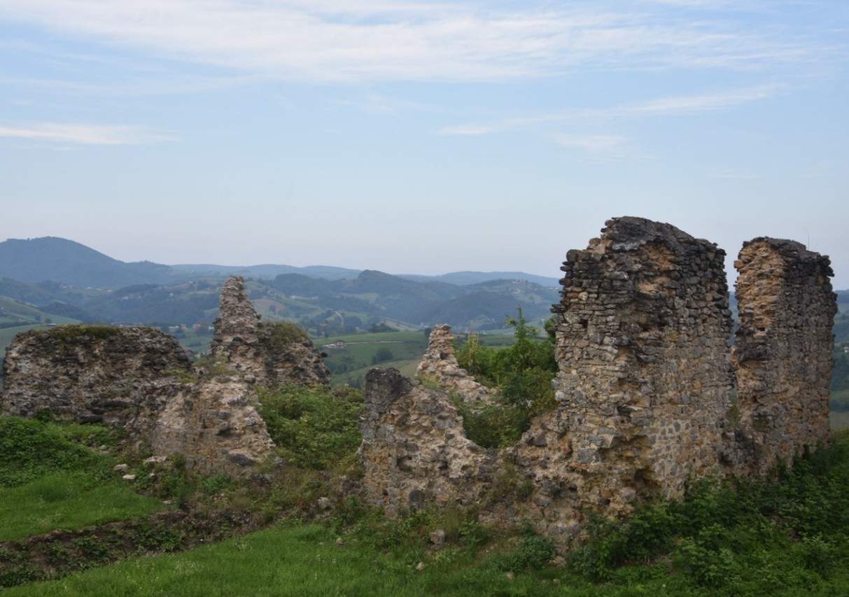 Kamena džamija Sultan Murata III u bužimskoj tvrđavi (Foto: Amir Sijamhodžić) - Zanimljivosti o bosanskohercegovačkim džamijama: Tvrđavske džamije u Bosanskoj krajini